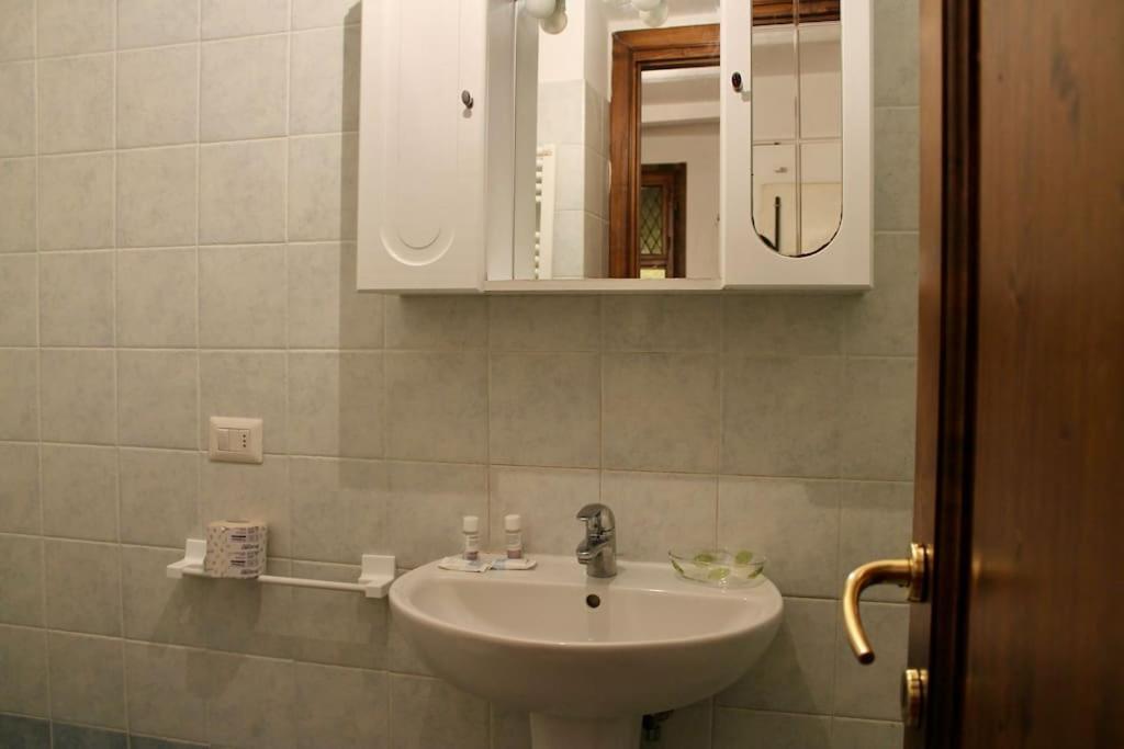 Cute Apartment Near Santa Croce Florence Buitenkant foto